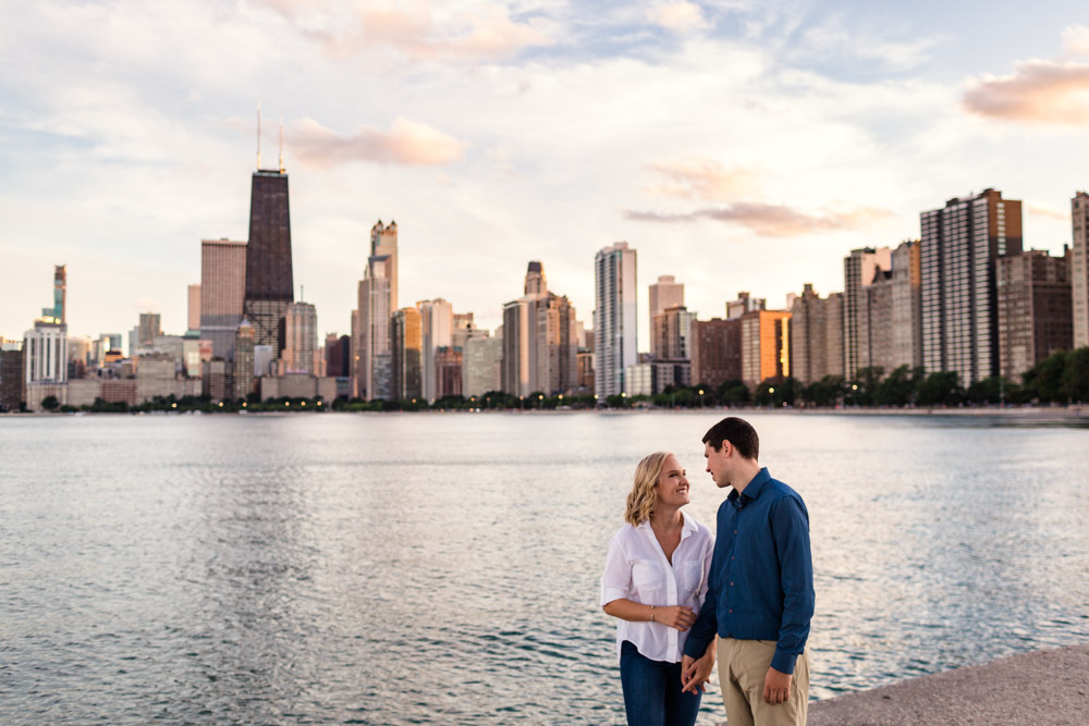 Gorgeous Chicago engagement session at sunset with skyline