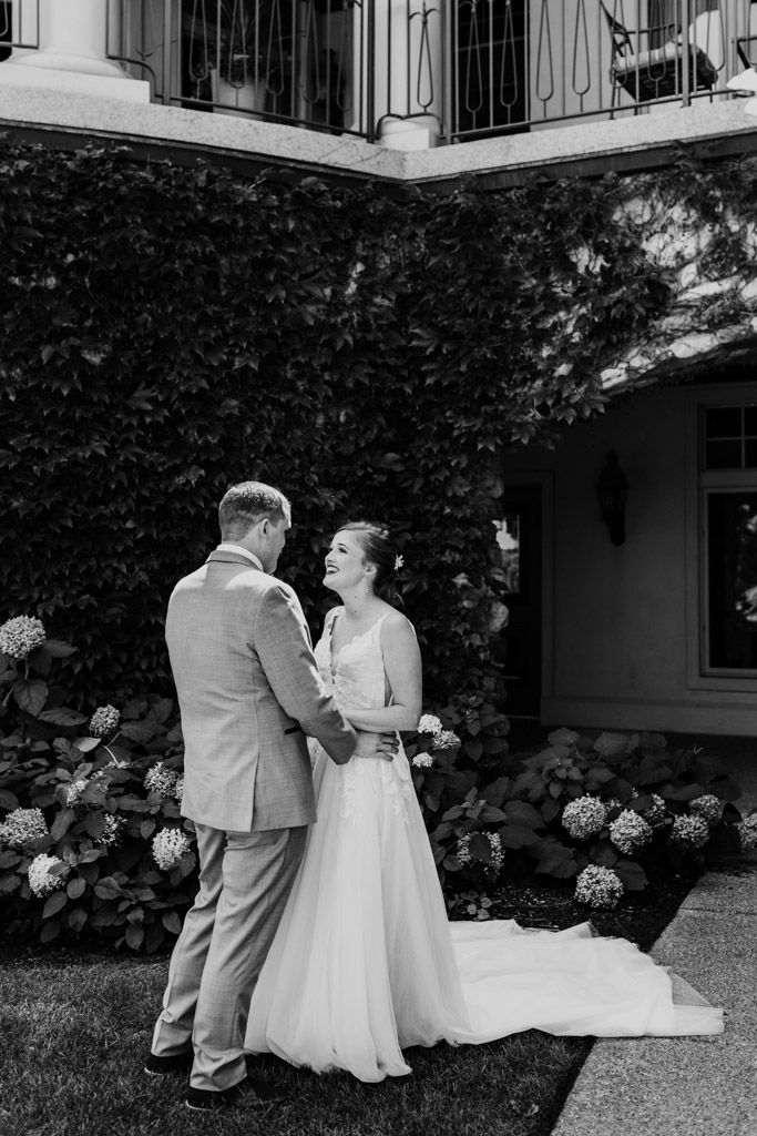 Illinois Country Club Wedding – Emma Mullins Photography