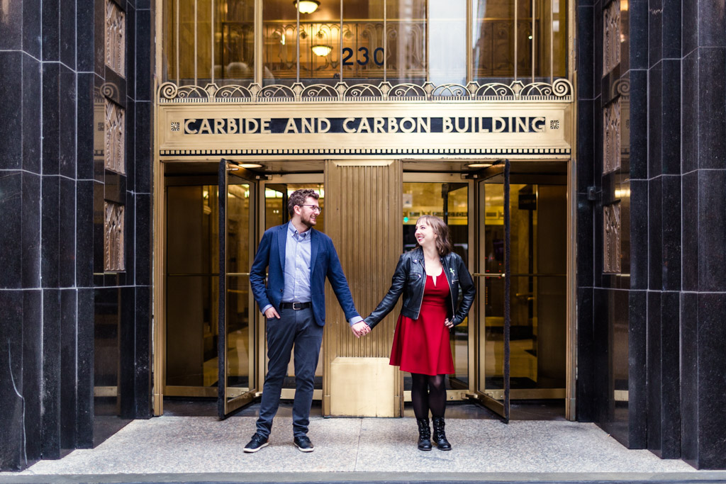 Fall downtown Chicago engagement session at Carbide and Carbon Building
