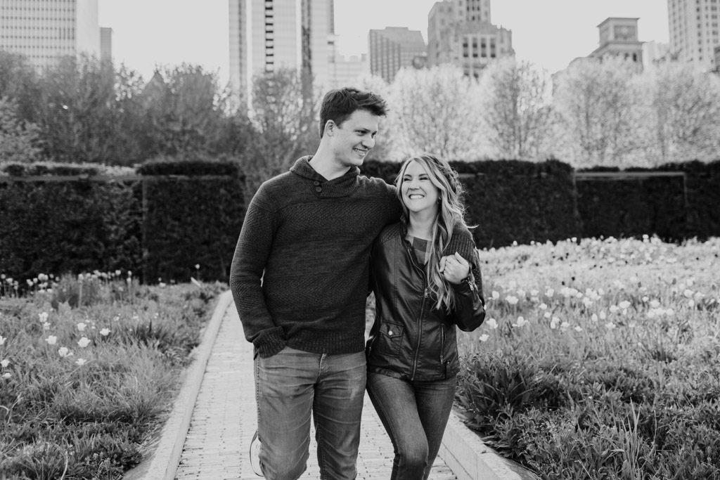 Iconic Chicago Engagement Session – Emma Mullins Photography