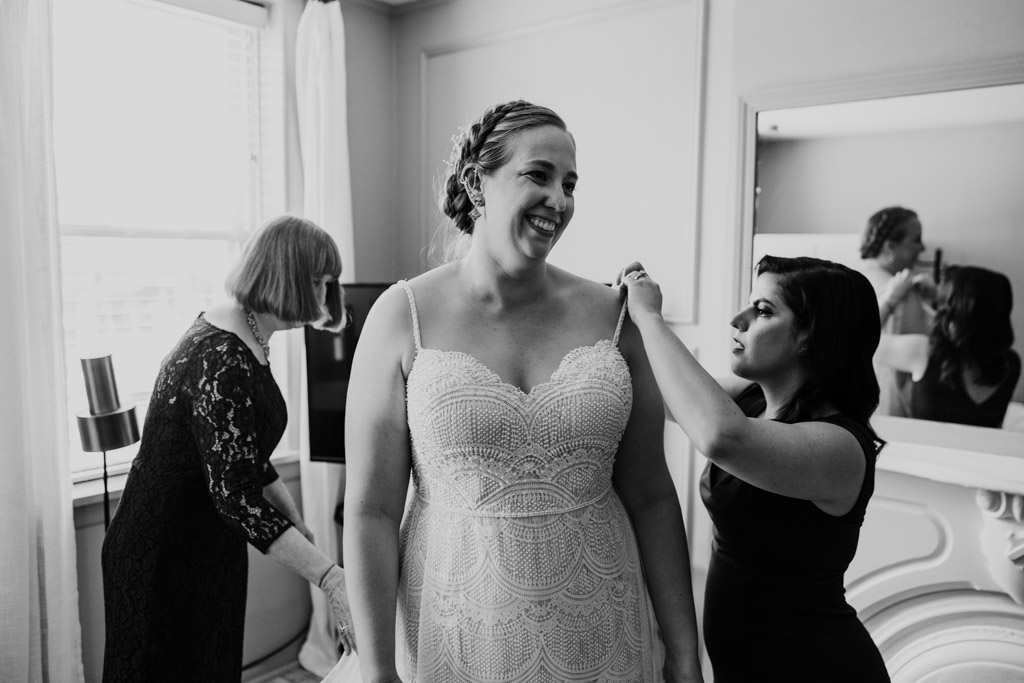 DIY Bottom Lounge Wedding | Emma Mullins Photography