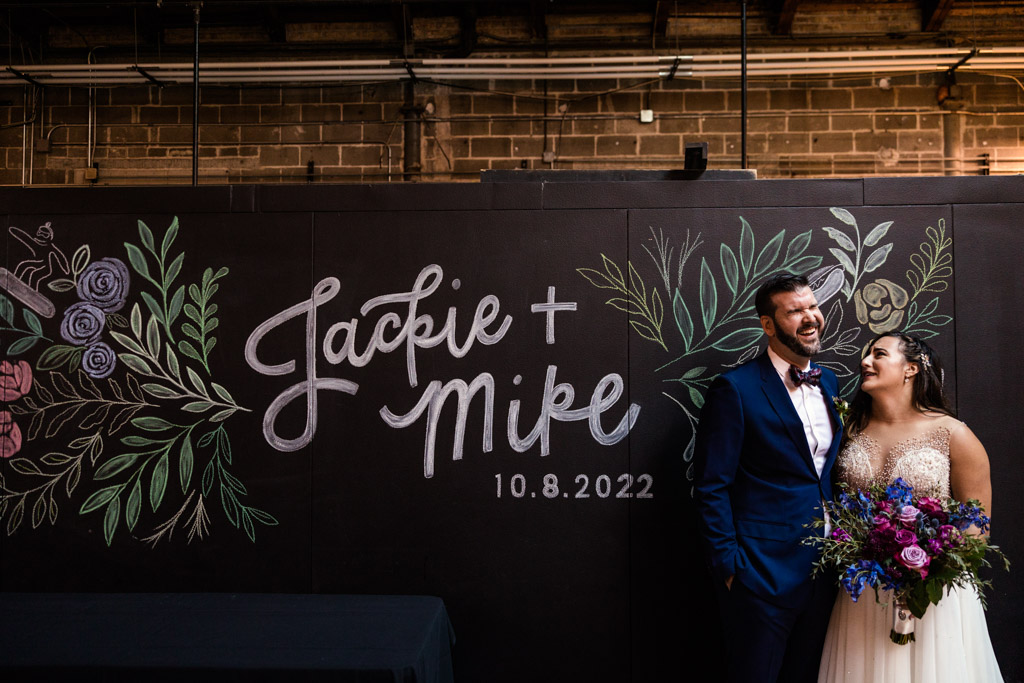 https://emullinsphoto.com/wp-content/uploads/2022/11/Half-Acre-Brewery-wedding-Chicago-46.jpg