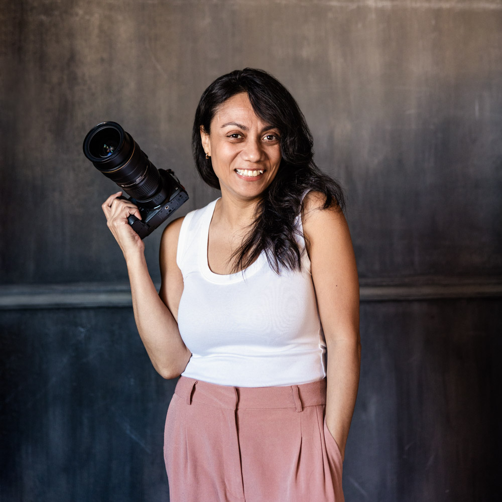 Associate photographer Nohemi for Emma Mullins Photography