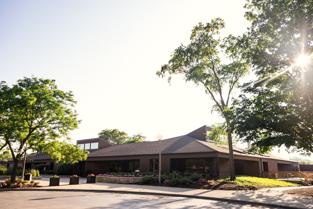 Exterior of Kemper Lakes Golf Club wedding venue