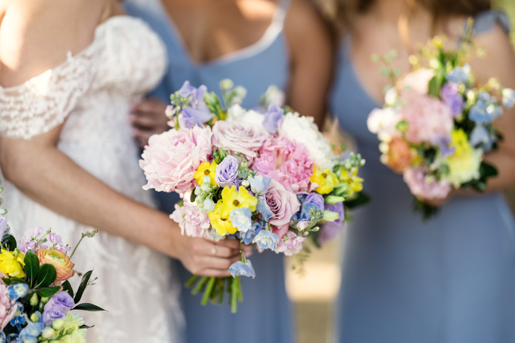 Detail photo of bride's bouquet for Kemper Lakes Golf Club wedding celebration